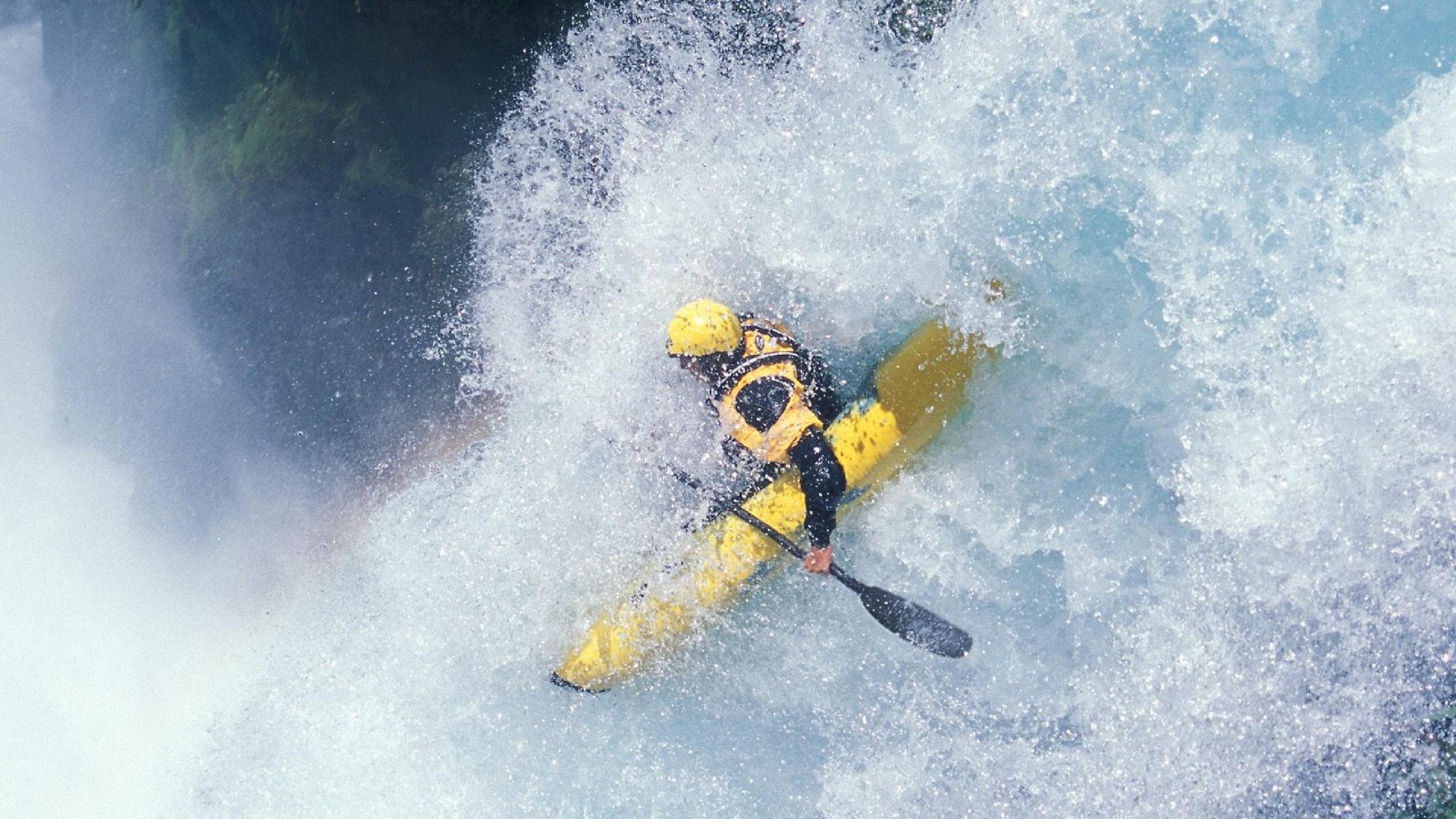开云官方-仰泳赛道中立代表队A选手节奏精准，仰泳 2017