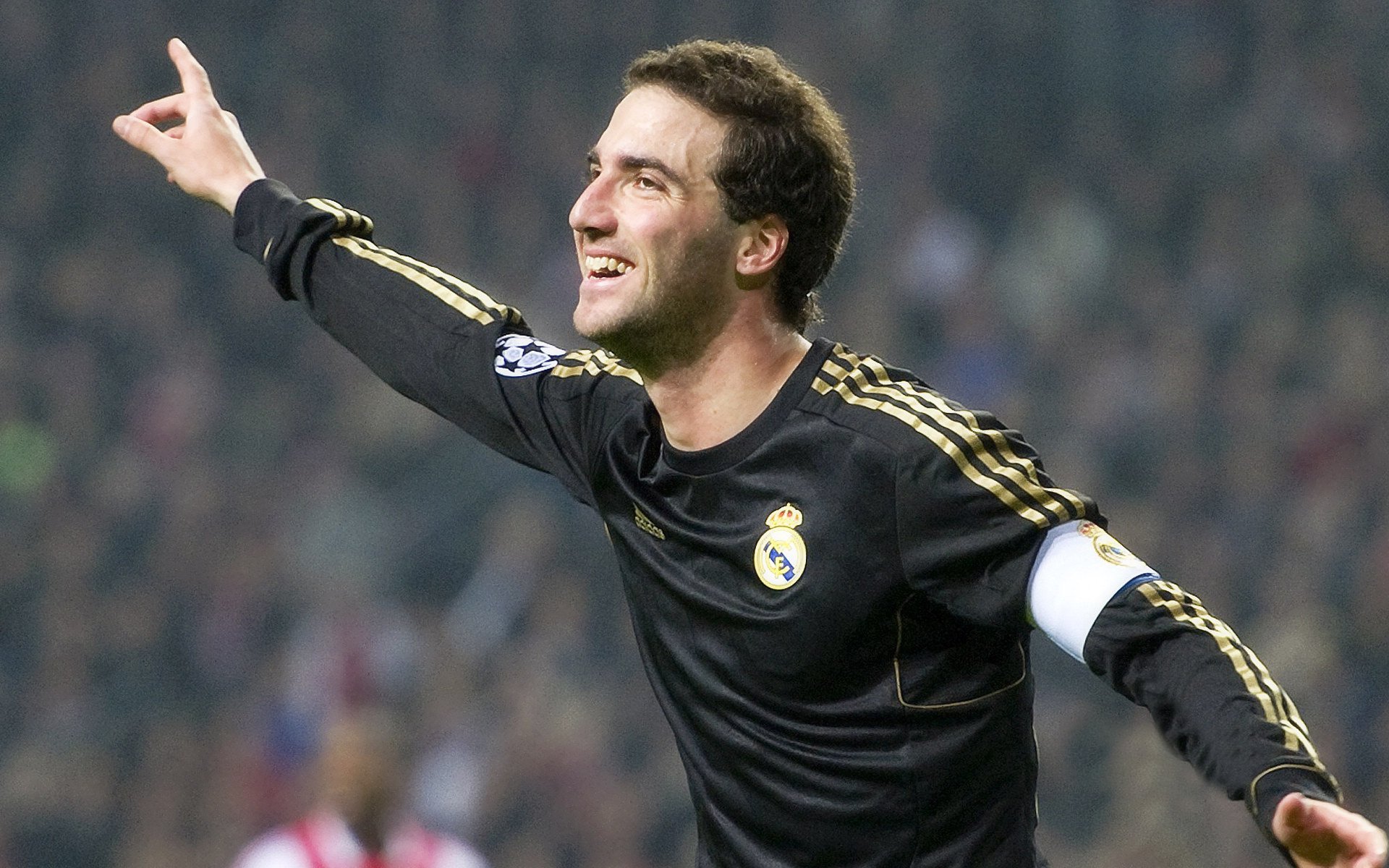 弗朗索瓦·斯图尔特：南非队战术的支柱，用精准传球连通全队，弗朗索瓦维拉斯